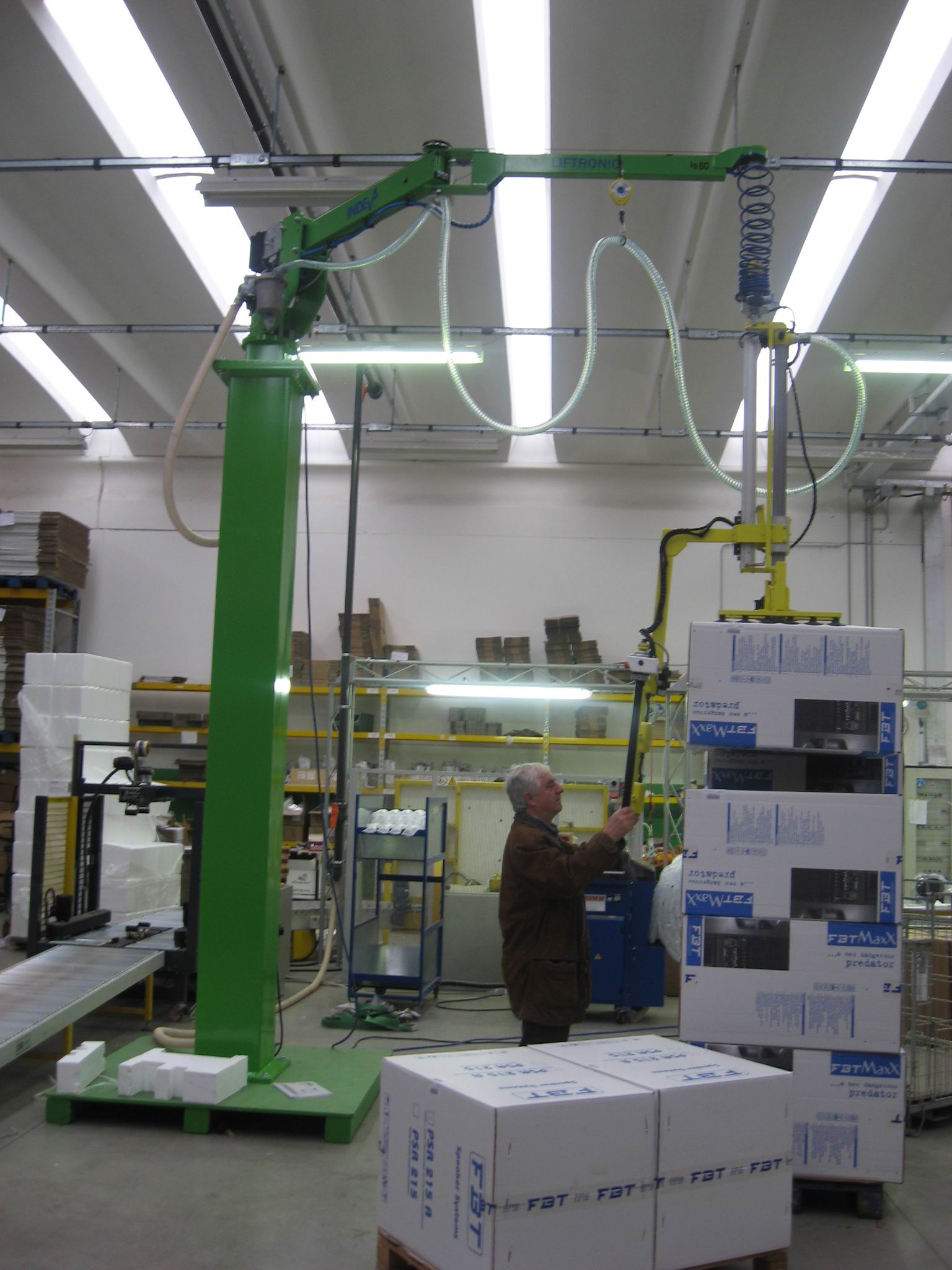 Pillar Mounted Industrial Manipulator for Drum Handling